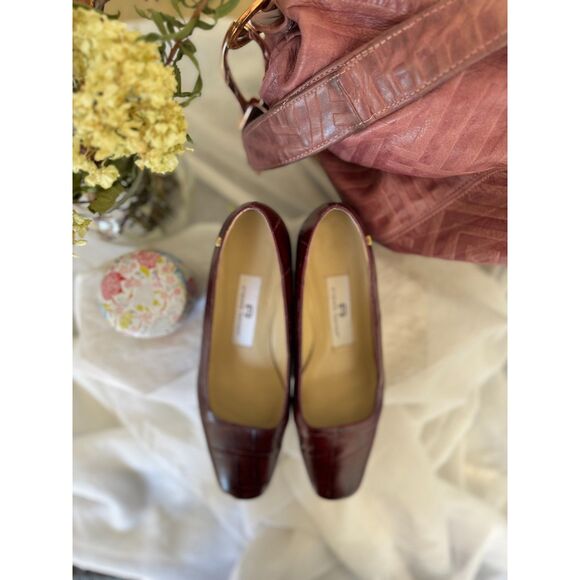 Etienne Aigner Burgundy Croc-Embossed Heels, Classic Vintage Style - Picture 4 of 12